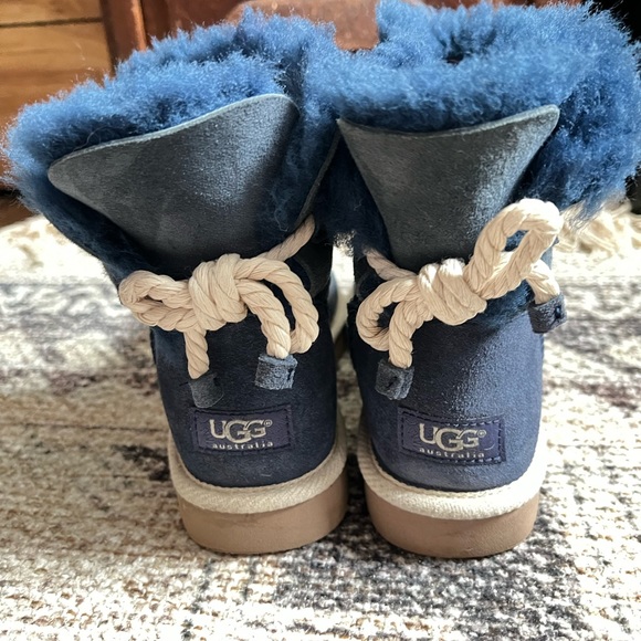EUC UGG Selene Bailey Bow Nautical Rope navy blue boots sz 7 - Picture 3 of 10